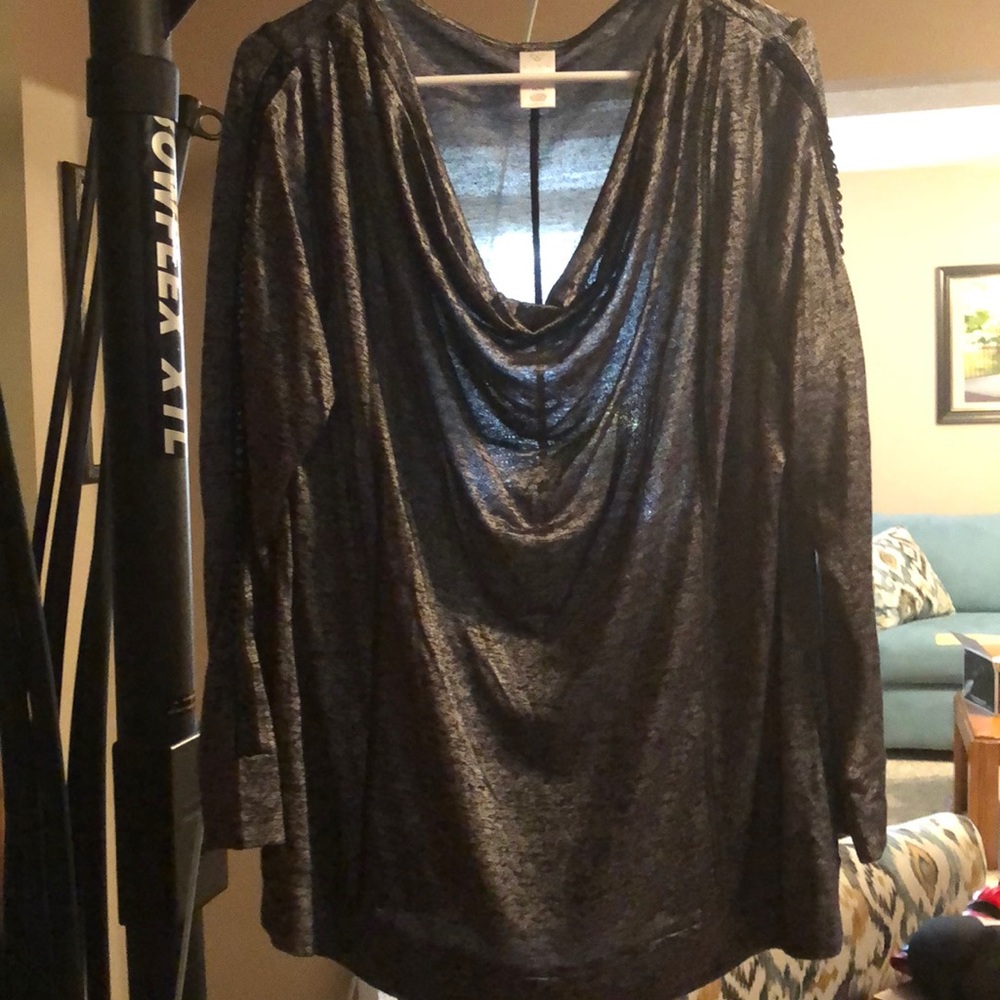Livi Active exercise top. Size 14/16